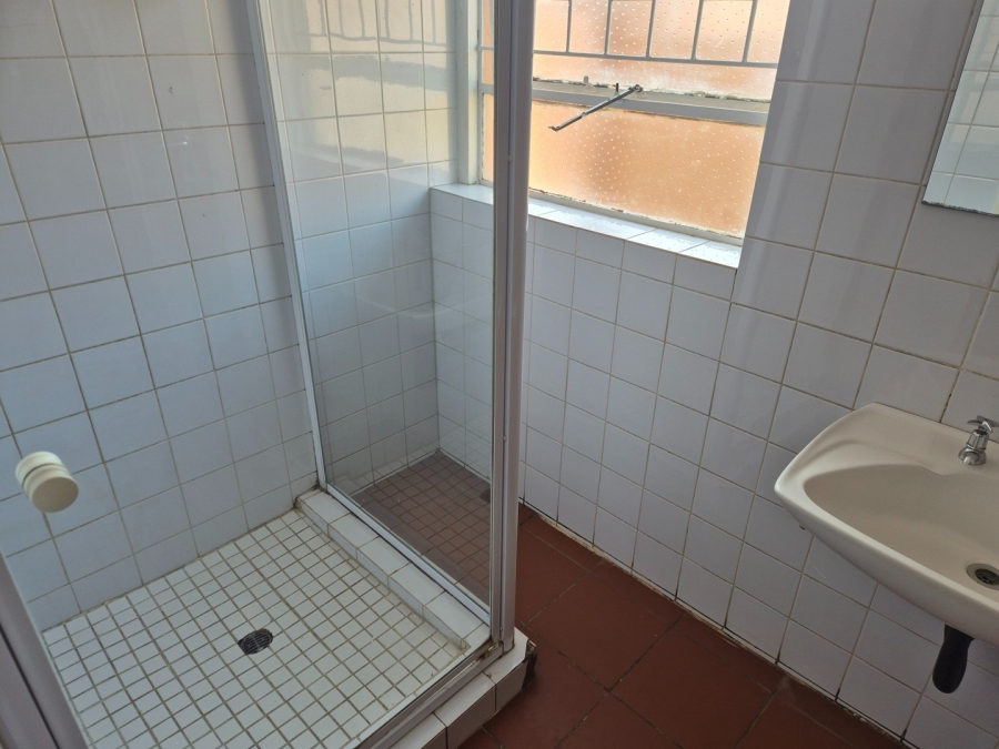 To Let 3 Bedroom Property for Rent in Kannoniers Park North West